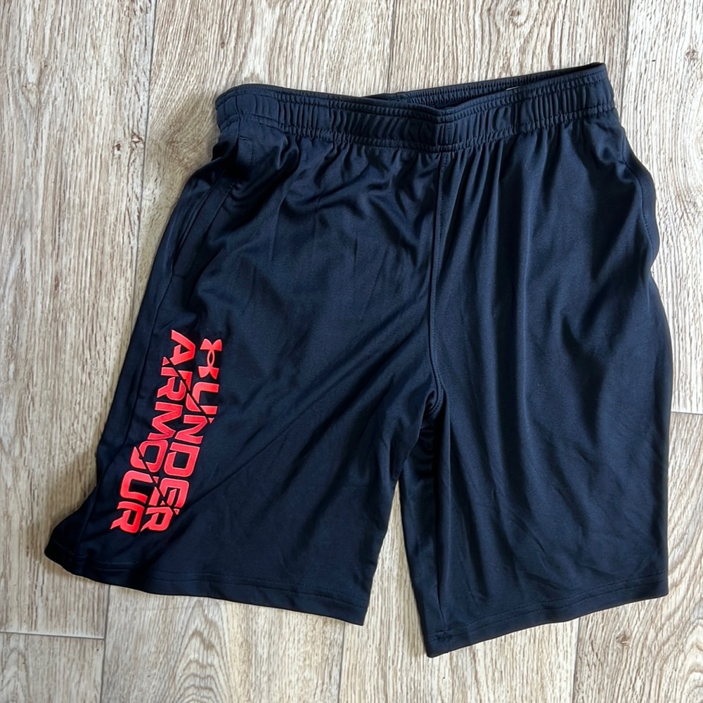 Black Under Armour shorts - boys size Youth Large